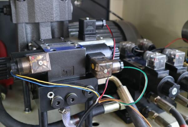 電液伺服萬能試驗機伺服閥內(nèi)部結構 電液伺服萬能試驗機伺服閥內(nèi)部結構